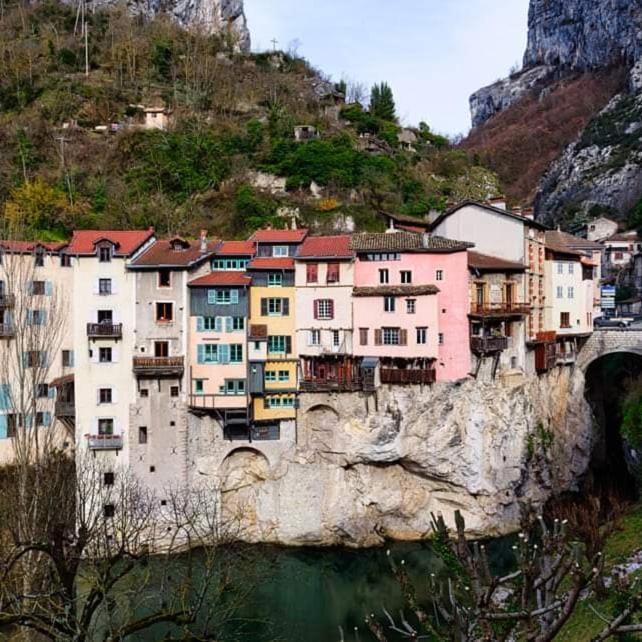 Au Bonheur Suspendu Apartment Pont-en-Royans Luaran gambar