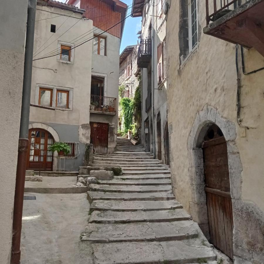 Au Bonheur Suspendu Apartment Pont-en-Royans Luaran gambar